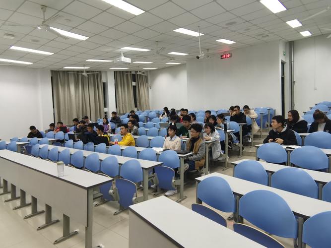 掌握维修电脑的技术,计算机学院青协于11月3日在西环306开展了第一次
